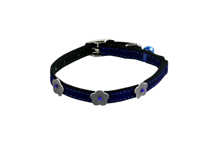 Reflective velvet cat collar